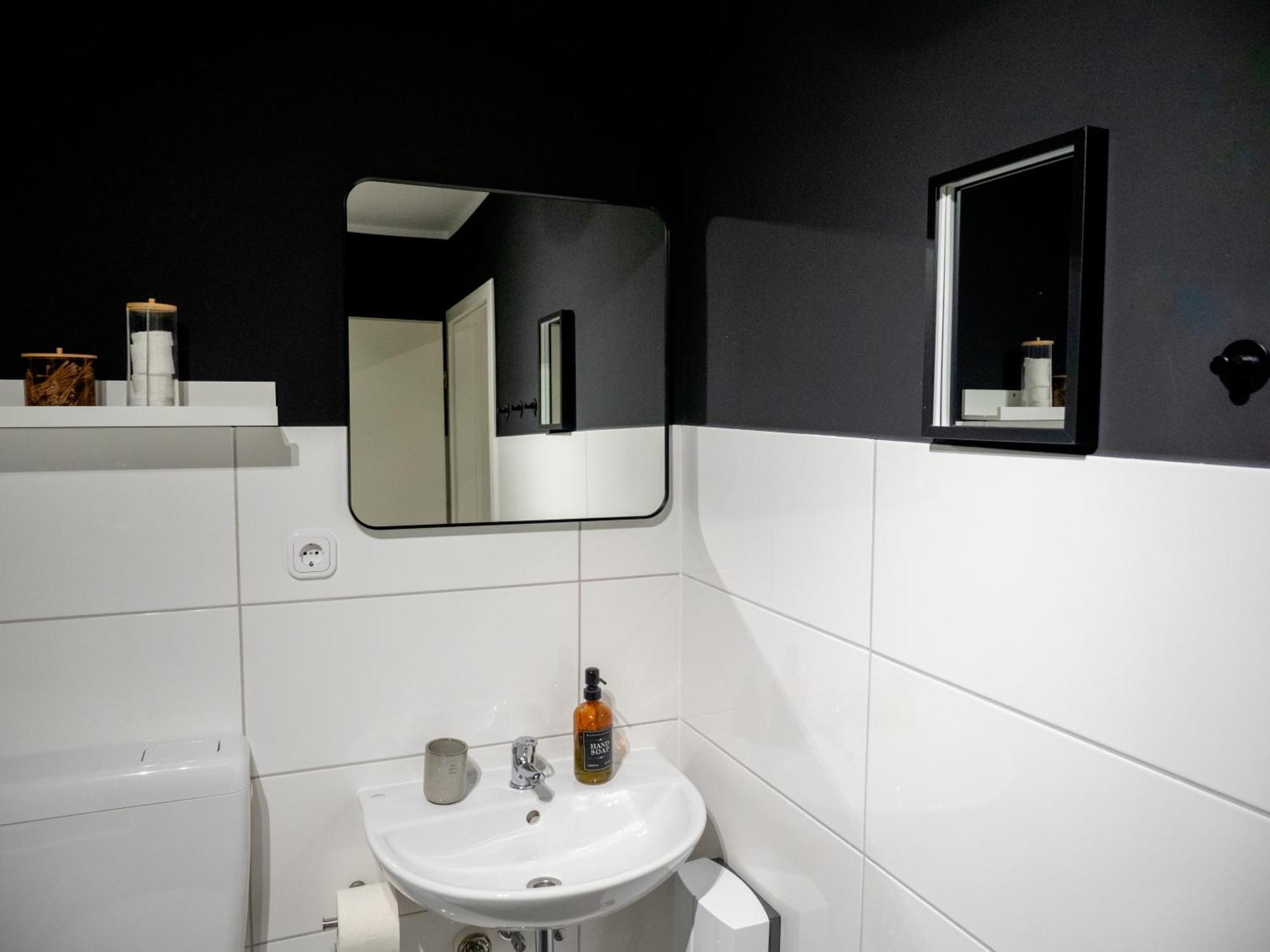 Queens Peak Apartments Cologne Extérieur photo